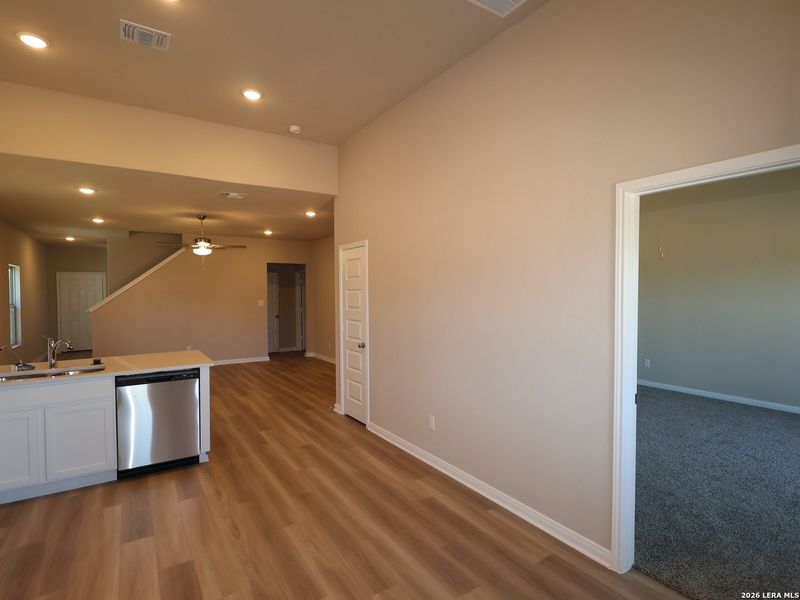 Spacious, unfurnished interior of a new home in Paloma Park, Converse (Image 28).