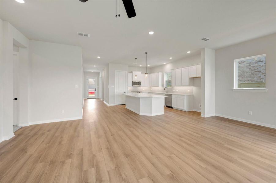 Spacious, unfurnished interior of a new home in Legacy - Retreat Collection, League City (Image 18).