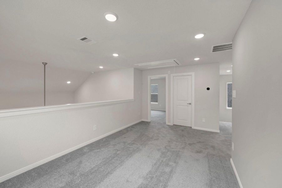 Spacious, unfurnished interior of a new home in The Grand Prairie - Meadow Collection, Hockley (Image 21).