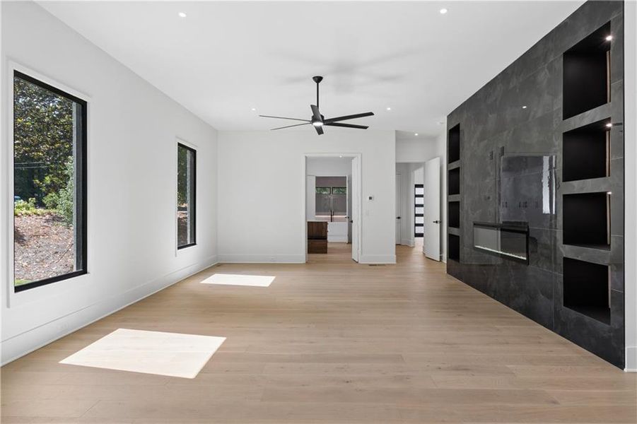 Spacious, unfurnished interior of a new home in , Sandy Springs (Image 48).