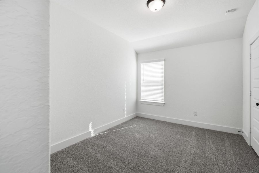 Spacious, unfurnished interior of a new home in Stillwater Ranch, San Antonio (Image 33).