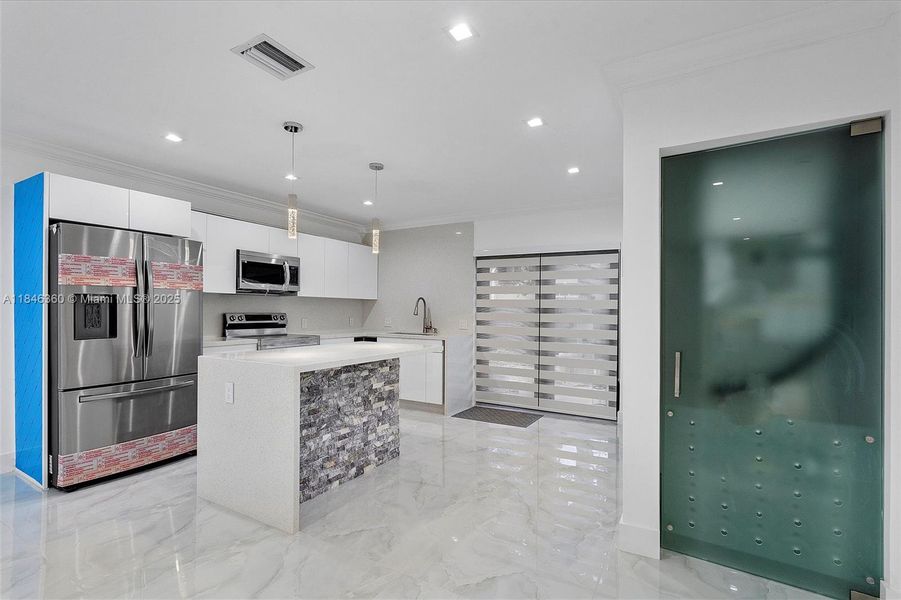 Furnished interior view inside a new home in , Hialeah (Image 6).