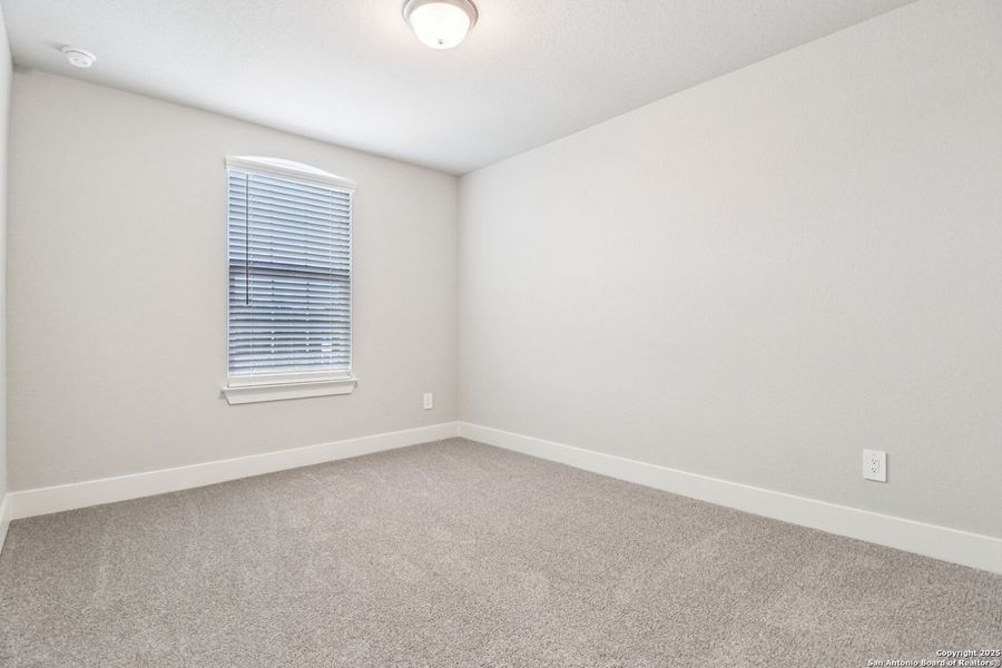 Spacious, unfurnished interior of a new home in Thomas Pond, San Antonio (Image 28). Spacious, unfurnished interior of a new home in Thomas Pond, San Antonio (Image 28).