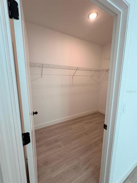 Spacious, unfurnished interior of a new home in , Citrus Springs (Image 12).
