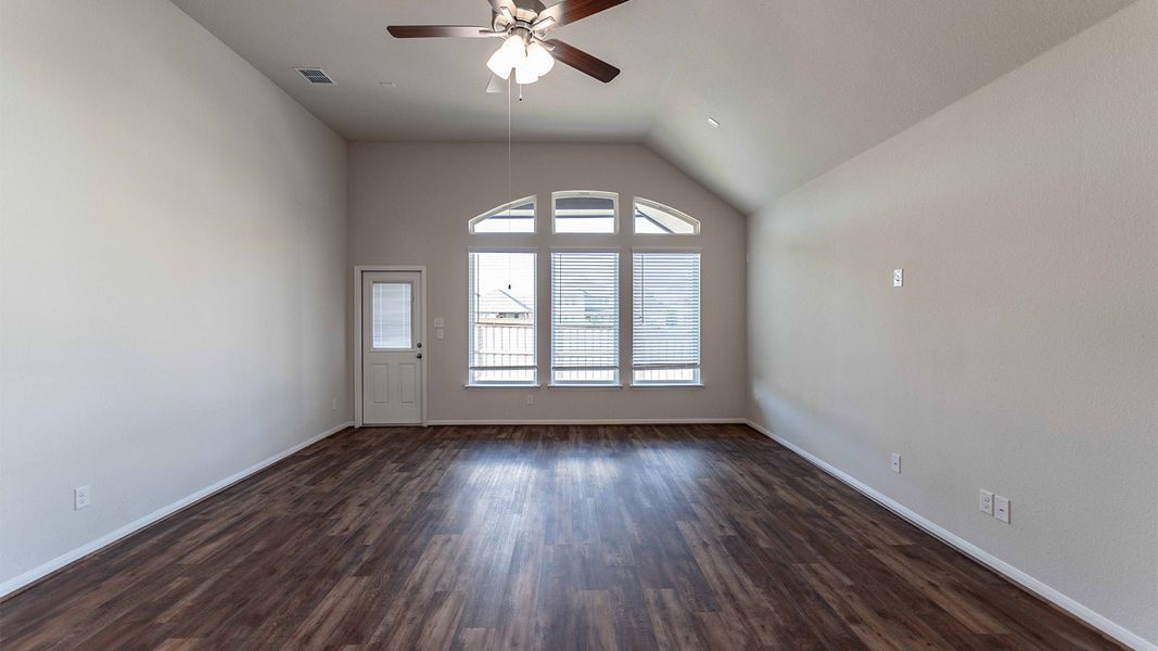 Spacious, unfurnished interior of a new home in Sunfield, Buda (Image 20). Spacious, unfurnished interior of a new home in Sunfield, Buda (Image 20).