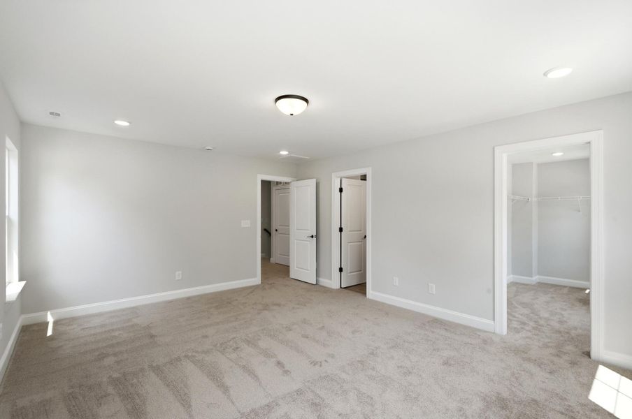 Spacious, unfurnished interior of a new home in Caldwell Forest, Charlotte (Image 31). Spacious, unfurnished interior of a new home in Caldwell Forest, Charlotte (Image 31).