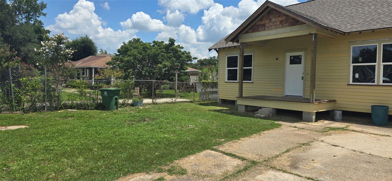 Exterior details and patio area of a home in , Houston (Image 1).