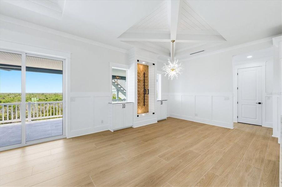 Spacious, unfurnished interior of a new home in , Placida (Image 45).