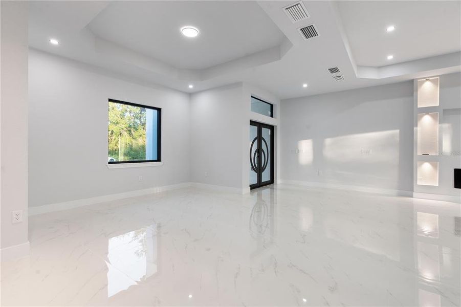 Spacious, unfurnished interior of a new home in , Weeki Wachee (Image 51).