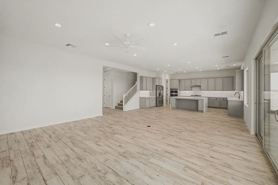 Spacious, unfurnished interior of a new home in Valencia at Granite Vista, Waddell (Image 25). Spacious, unfurnished interior of a new home in Valencia at Granite Vista, Waddell (Image 25).