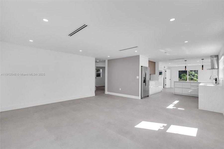 Spacious, unfurnished interior of a new home in , West Palm Beach (Image 28).