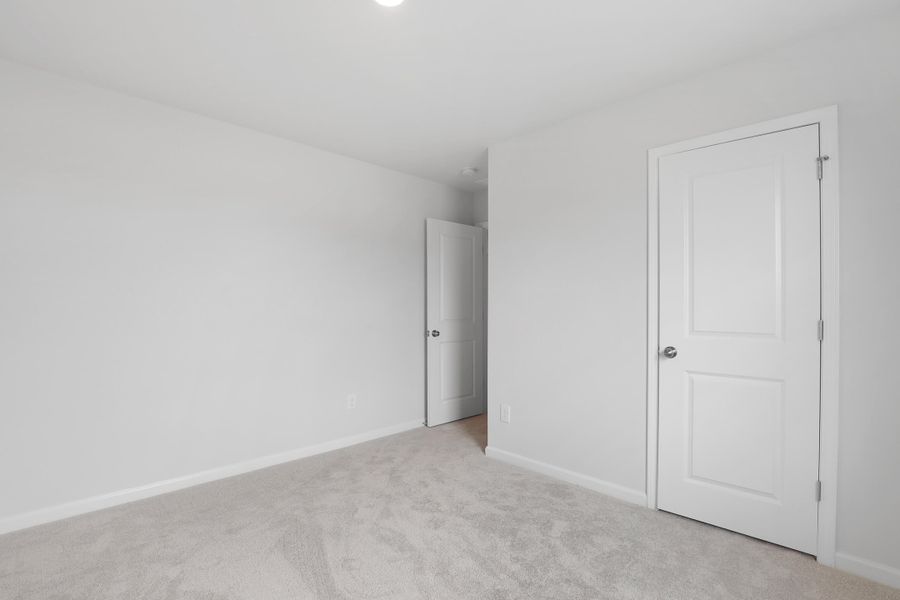 Spacious, unfurnished interior of a new home in , Summerville (Image 20).