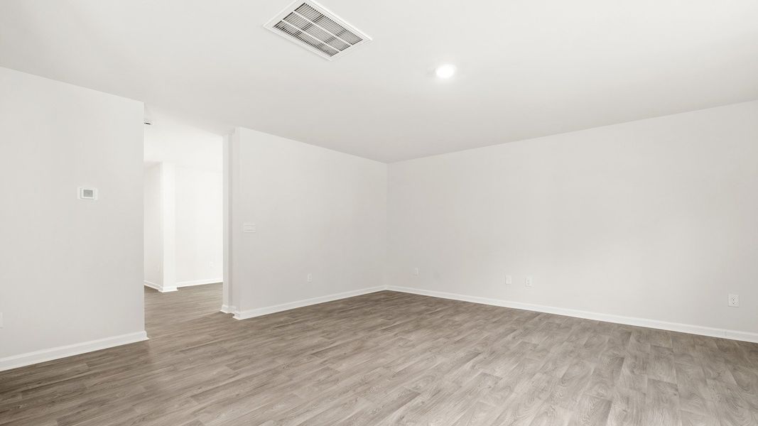 Spacious, unfurnished interior of a new home in Preston Oaks, King (Image 9).