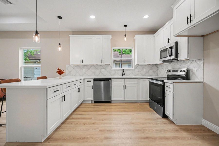 Furnished interior view inside a new home in , La Marque (Image 7).