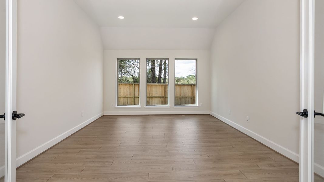 Spacious, unfurnished interior of a new home in The Woodlands Hills, Willis (Image 19).