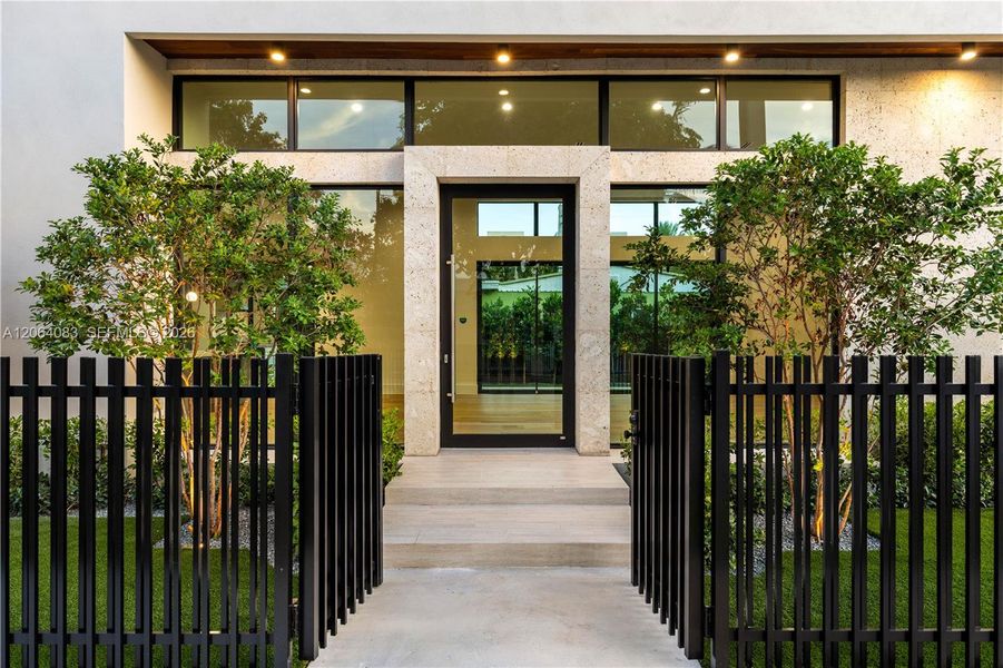 Exterior details and patio area of a home in , Miami (Image 23).