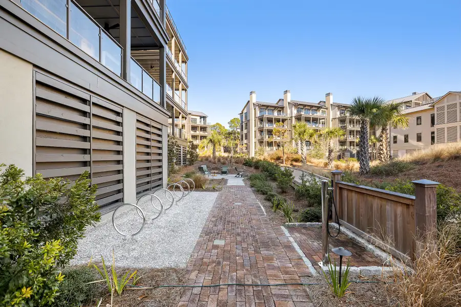 Condo located in Kiawah Island, SC showcasing its design and architecture (Image 4). Condo located in Kiawah Island, SC showcasing its design and architecture (Image 4).