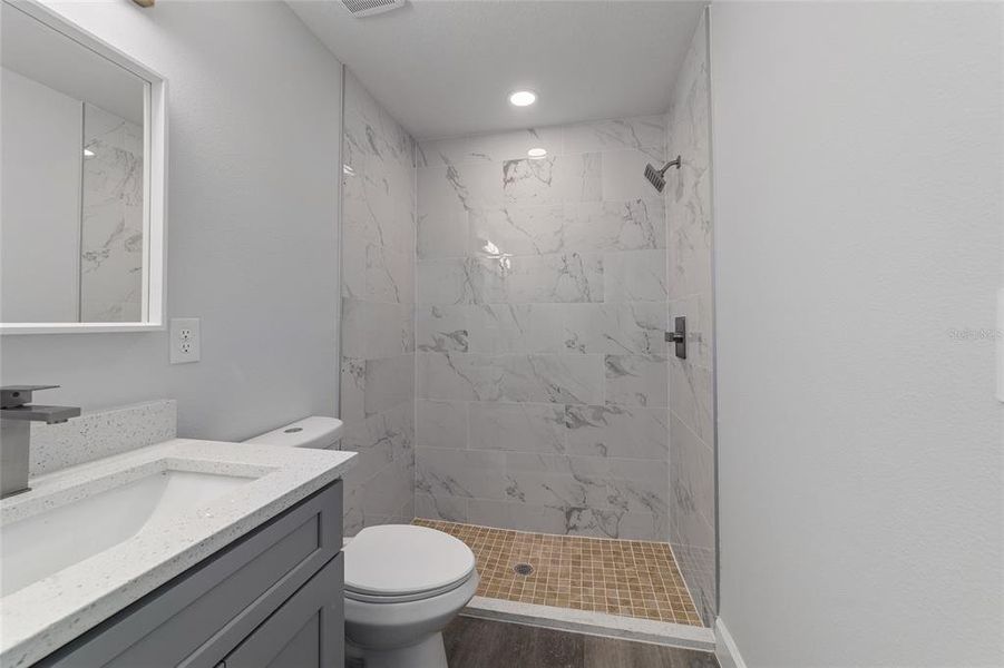 Furnished interior view inside a new home in , Dunnellon (Image 5).