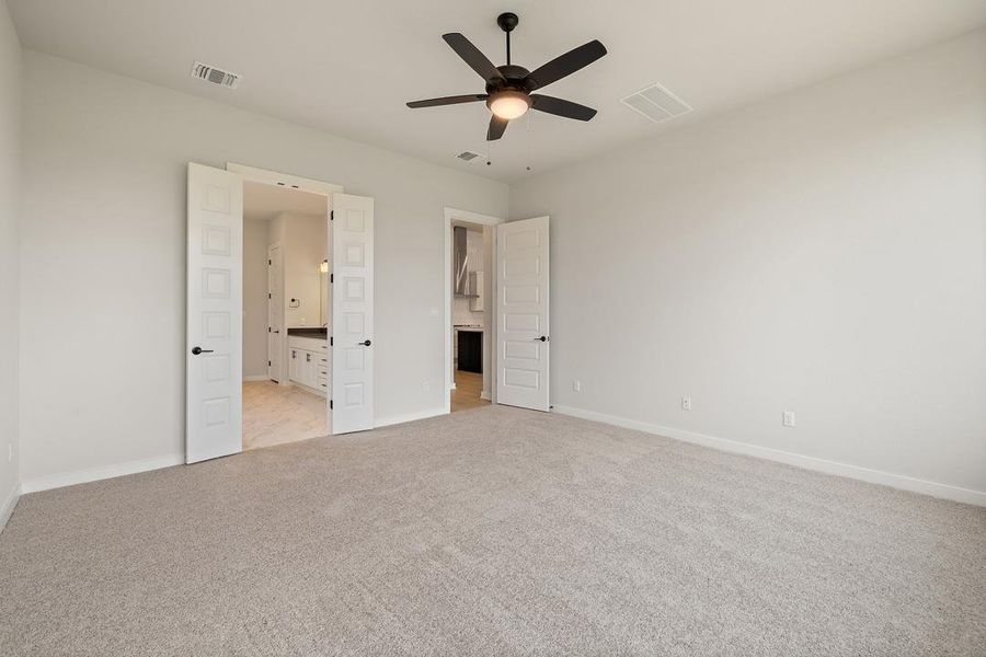 Spacious, unfurnished interior of a new home in Capitol Collection at Lariat, Liberty Hill (Image 31). Spacious, unfurnished interior of a new home in Capitol Collection at Lariat, Liberty Hill (Image 31).