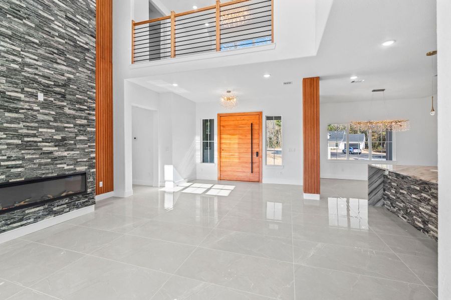View the pivot door that makes the entrance very elegant