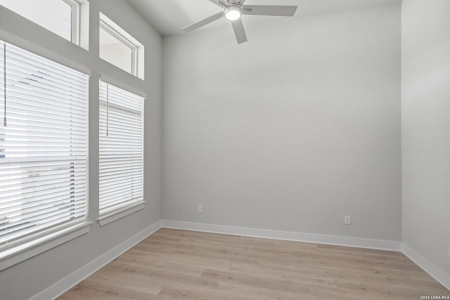 Spacious, unfurnished interior of a new home in Potranco Oaks, Castroville (Image 34).
