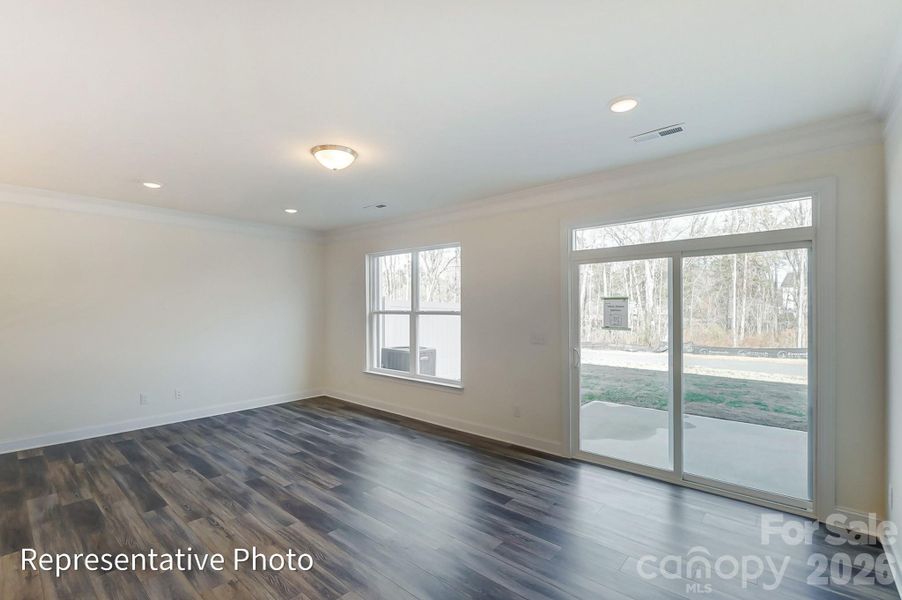 Spacious, unfurnished interior of a new home in Harrisburg Village, Harrisburg (Image 11).
