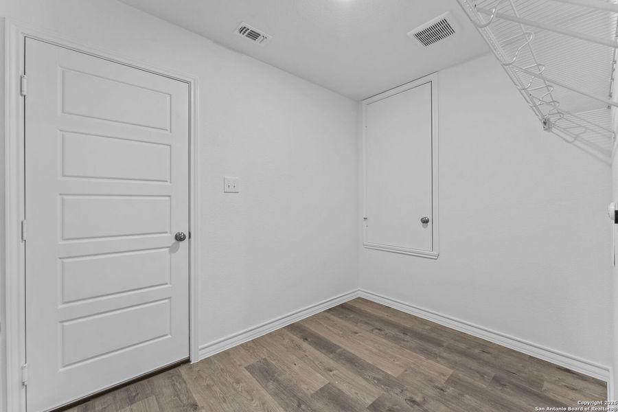 Spacious, unfurnished interior of a new home in Meadows at Clear Springs, New Braunfels (Image 21). Spacious, unfurnished interior of a new home in Meadows at Clear Springs, New Braunfels (Image 21).