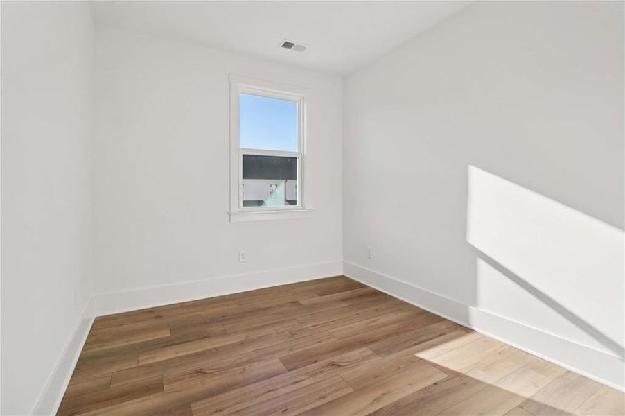 Spacious, unfurnished interior of a new home in Park Vue, Atlanta (Image 27).