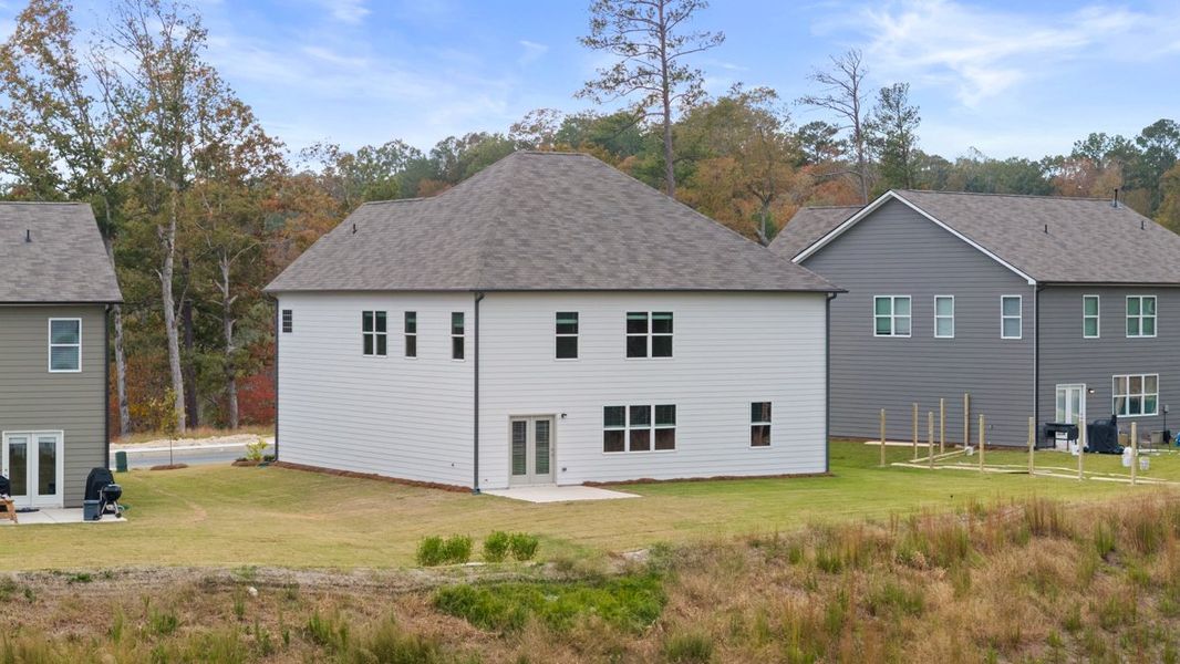Representative exterior details of a home built from the HALTON by D.R. Horton in Lost Creek, Dallas (Image 29).