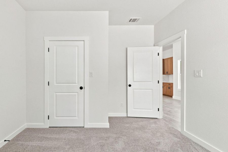 Spacious, unfurnished interior of a new home in , Willis (Image 21).