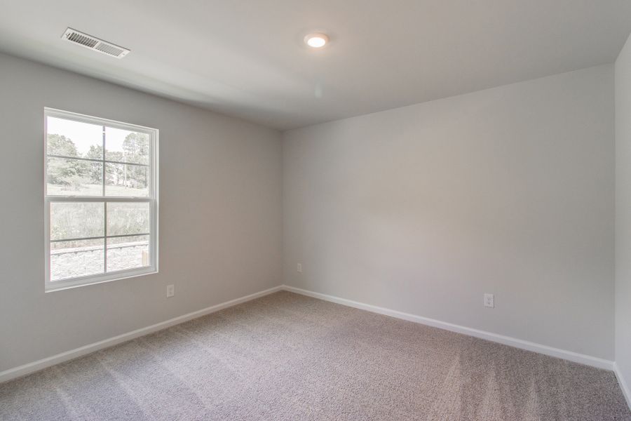 Spacious, unfurnished interior of a new home in Bluefield, Lexington (Image 37).