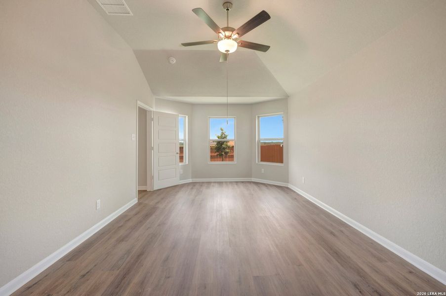 Spacious, unfurnished interior of a new home in Legacy Hills, San Antonio (Image 32).