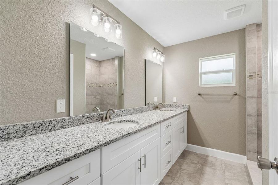 Furnished interior view inside a new home in , Lakeland (Image 9).