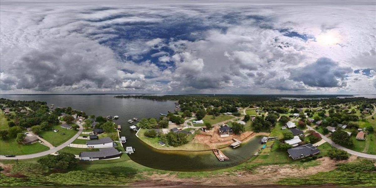 Image 6 of a home in . Image 6 of a home in .