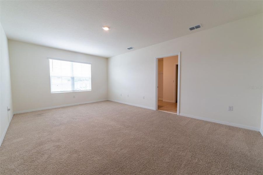 Spacious, unfurnished interior of a new home in , Harmony (Image 24).