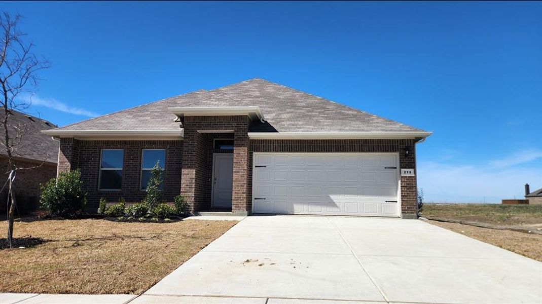 Front Elevation – D.R. Horton’s Starkville Floorplan – Elevation F – All Home and community information, including pricing, included features, terms, availability and amenities, are subject to change at any time without notice or obligation. All Drawings, pictures, photographs, video, square footages, floor plans, elevations, features, colors and sizes are approximate for illustration purposes only and will vary from the homes as built.