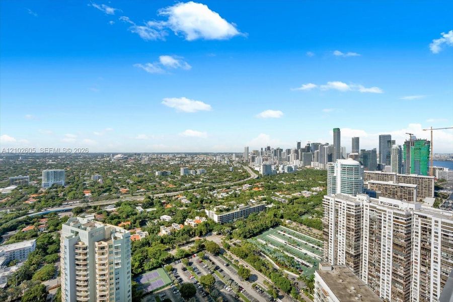 Condo located in Miami, FL showcasing its design and architecture (Image 21).