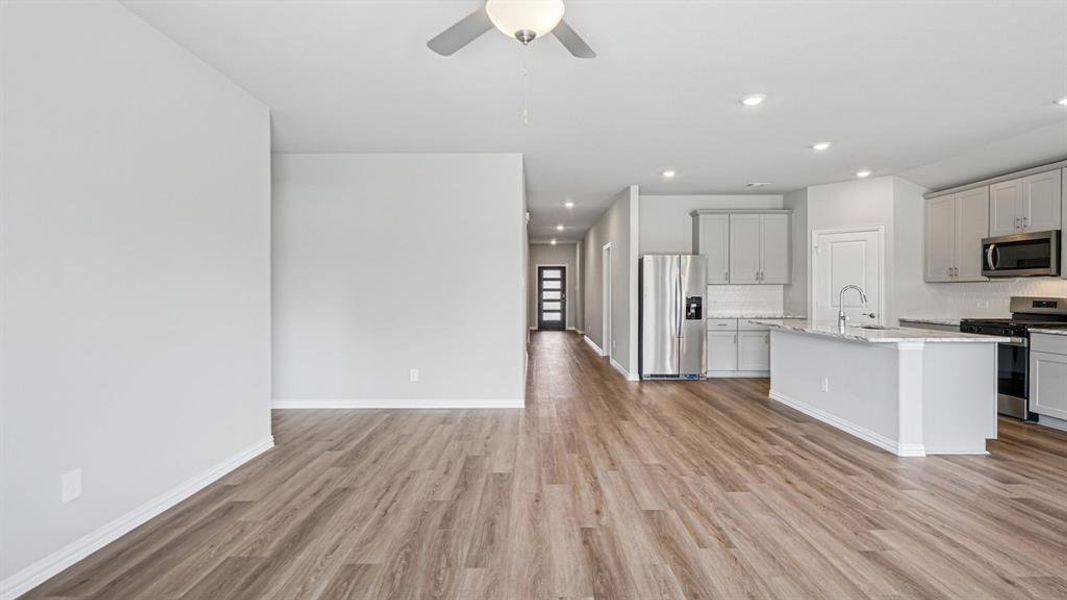 Photo is not of the actual home, but is an inspirational photo of builder’s model home and may depict options, furnishings, and/or decorator features that are not included. Photo is not of the actual home, but is an inspirational photo of builder’s model home and may depict options, furnishings, and/or decorator features that are not included.