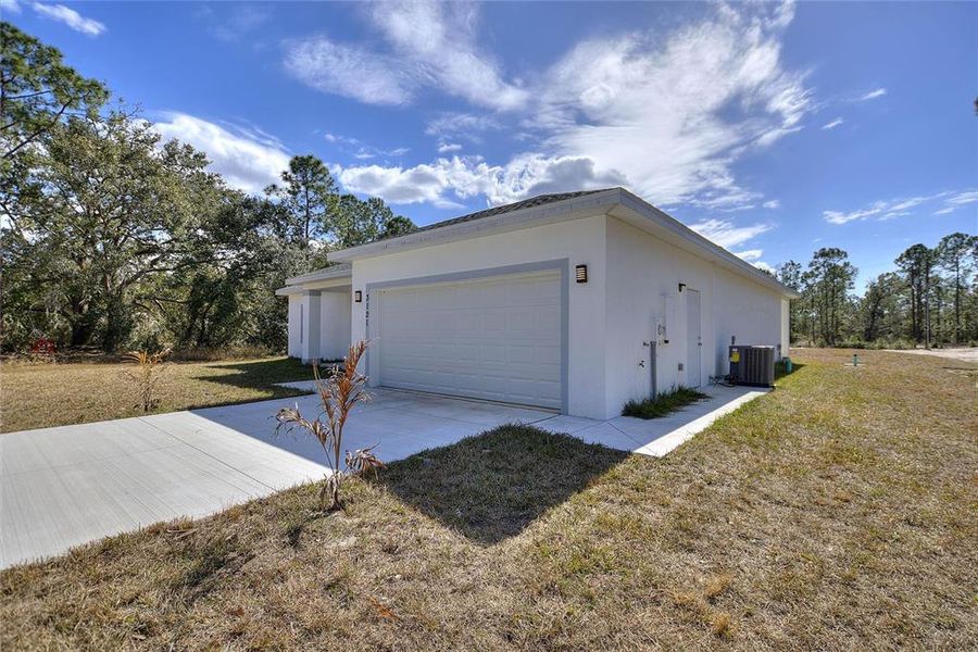 Exterior details and patio area of a home in , Indian Lake Estates (Image 3).