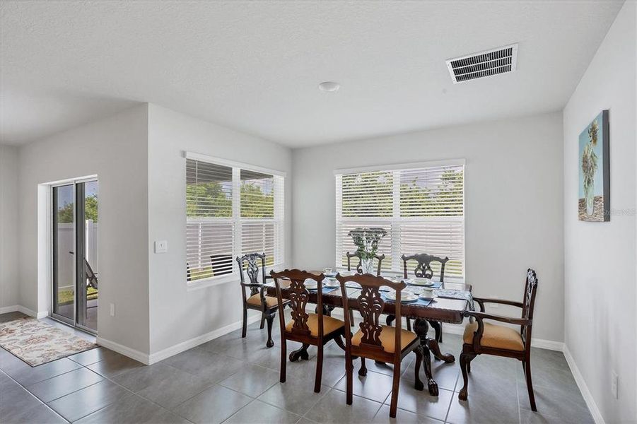 Furnished interior view inside a new home in Glen Creek, Bradenton (Image 13).