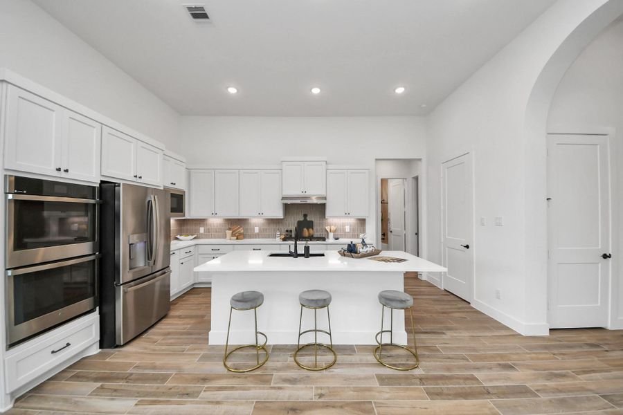 Furnished interior view inside a new home in Meridiana 50's, Manvel (Image 14).