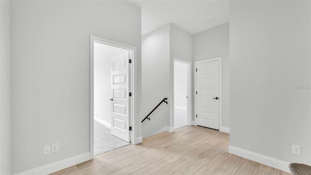 Spacious, unfurnished interior of a new home in , Lakeland (Image 21).