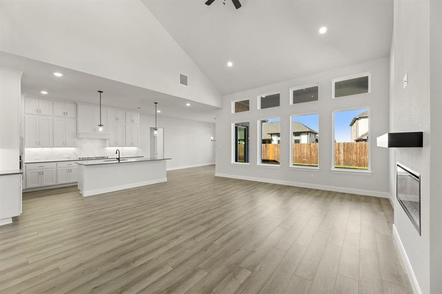 6_07. 912 Firewood - Family