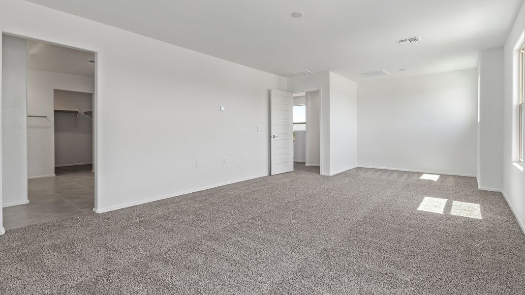 Spacious, unfurnished interior of a new home in Saguaro Bloom, Marana (Image 22).