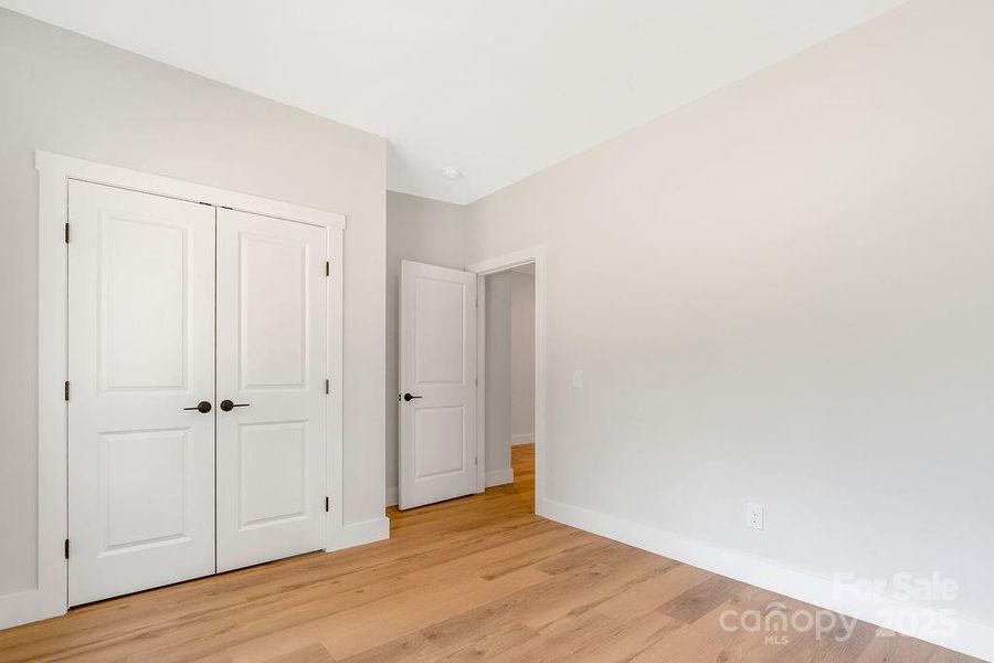 Spacious, unfurnished interior of a new home in , Lincolnton (Image 8).