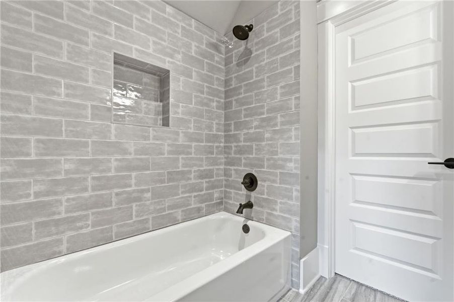 Image 88 of a home in .