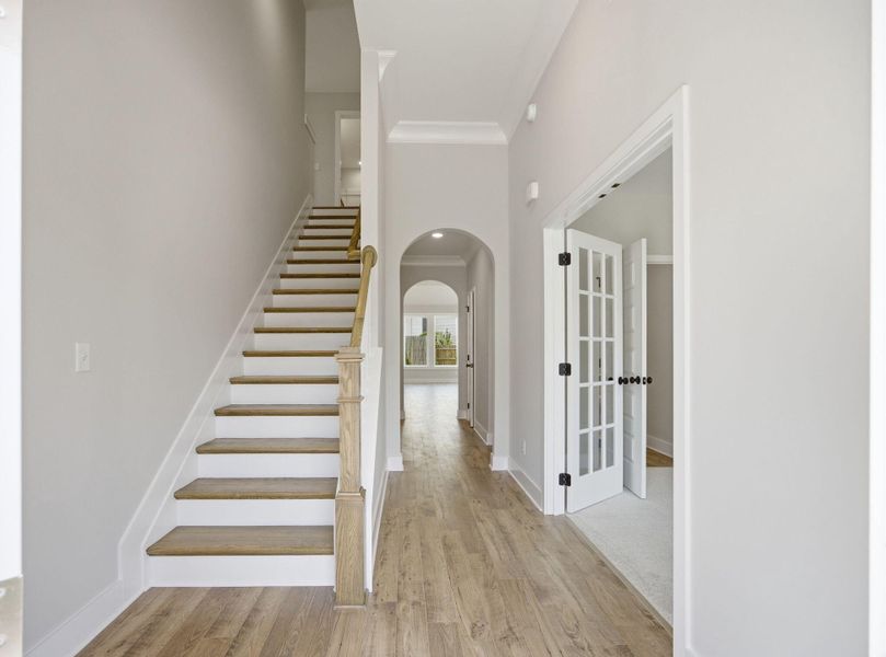 GVP027-1004 Front Entry Way