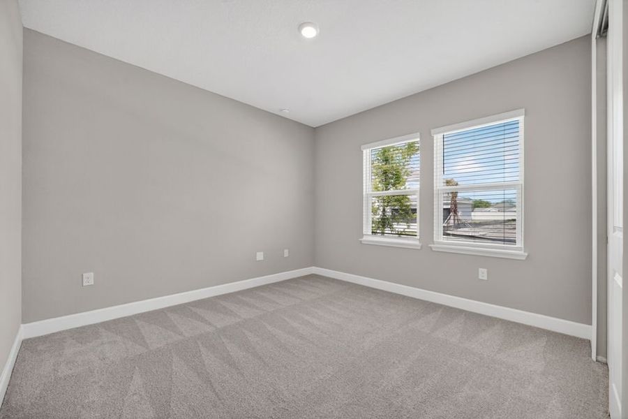Spacious, unfurnished interior of a new home in Headwaters at Lofton Creek, Yulee (Image 25).