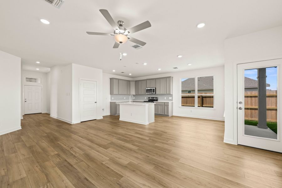 Spacious, unfurnished interior of a new home in Hartrick Ranch, Temple (Image 18).