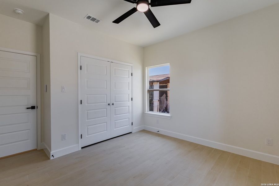 Spacious, unfurnished interior of a new home in , Eagle Pass (Image 23).